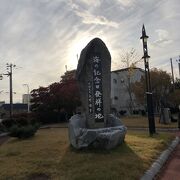 青森駅の横の公園