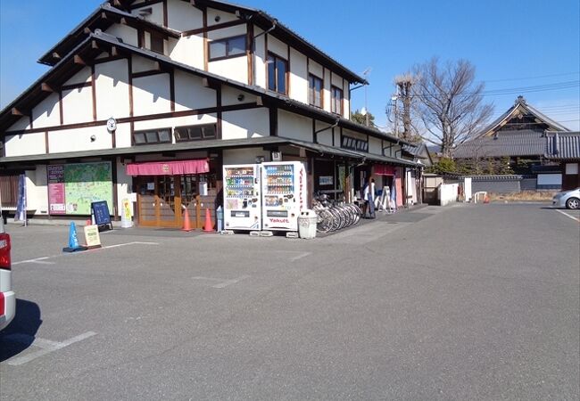 大きな駐車場があります