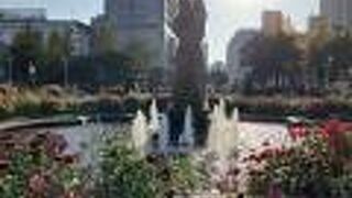 山下公園内の水の守護神像