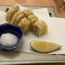 蓮根とトビウオの挟み揚げ