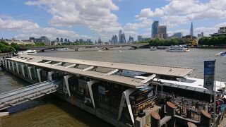 Embankment Pier からの乗船