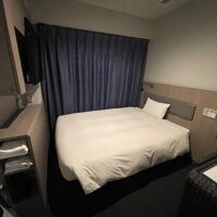 やや狭いけど適度に落ち着いた室内