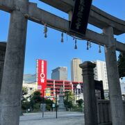 街中の神社