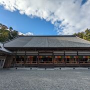 Famous temple in Matsushima that stands quietly and majestically at the mercy of the powers of time and disasters