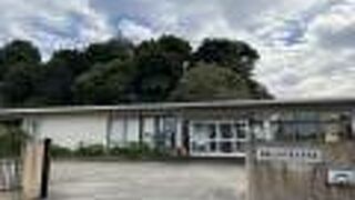 福知山城のそばにあります