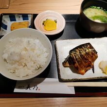 塩さば定食　７５０円