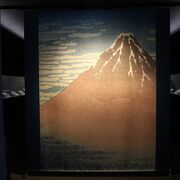 宍道湖畔に立地した浮世絵コレクションが素晴らしい美術館です。