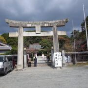 西公園に散歩に行くと必ずお参りする神社です。