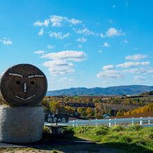 シンボルのロール人形
