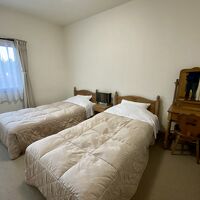 寝室・鏡台・扉付クローゼット