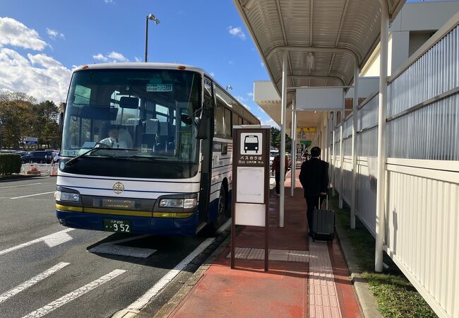 八戸、三沢と空港を結ぶ