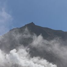 ガスっていた山頂が見えたので感激