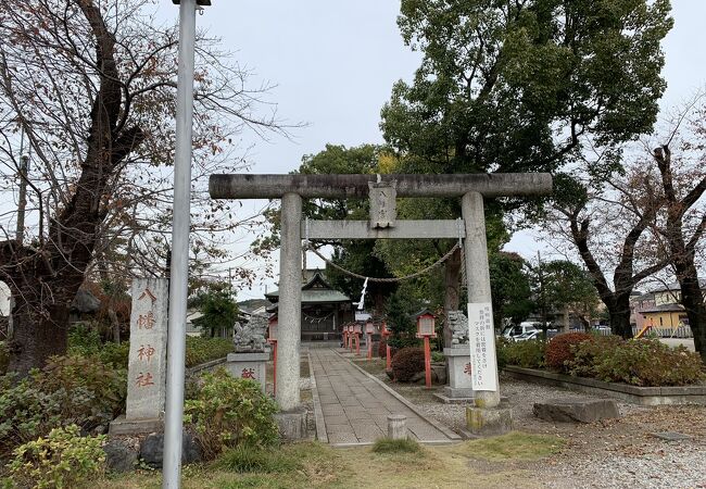 小綺麗な神社