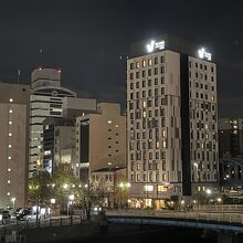 外観はスタイリッシュ。マークがヴィアインに似てる...