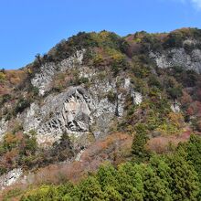 小太郎岩にライオンがいます