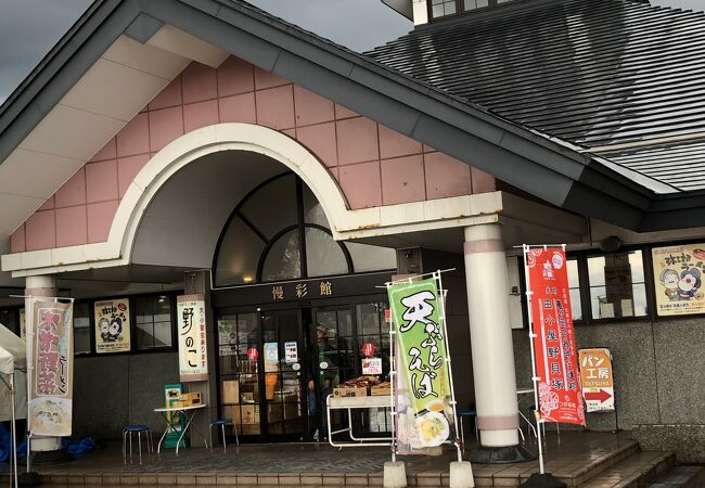 横に古民家があります。