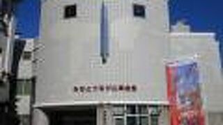 敦賀まつりの豪華な山車が展示されています