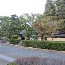 博多千年門をくぐると静かな寺社の多い地区になります。