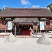 上賀茂神社細殿の前にある砂のアート