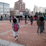 夕方は観光客だらけ