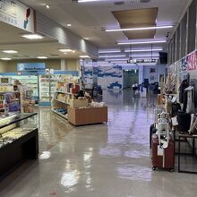 対馬空港売店やまねこ