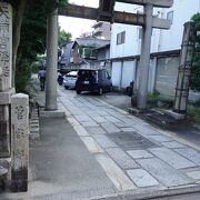 仏光寺通り沿いに石柱が立っています