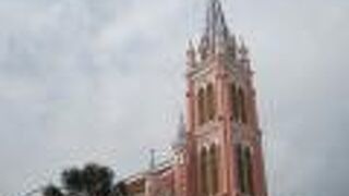 ピンクの美しい教会