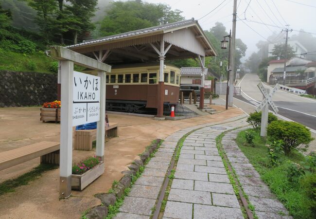 伊香保の階段に向かう分岐点にある小さな公園