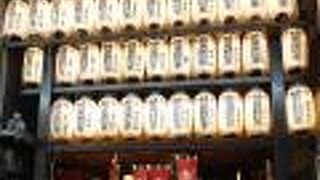 庶民に親しまれているお寺です