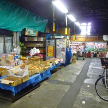 中央市場内の風情ある景観