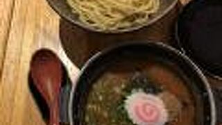 女性客も多いお洒落なお店