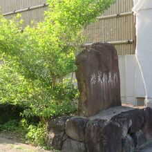 島津製作所にあります