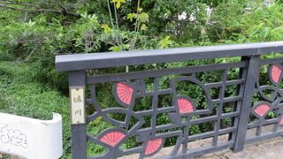 堀川通りを流れます