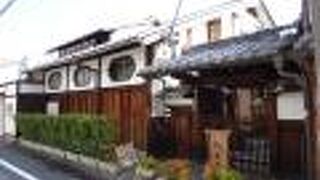 板塀と白壁が印象に残りました