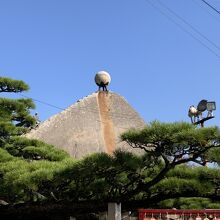 玉の岩。伝説の多いところ。末広がりも松。