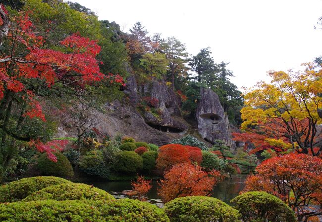 期待以上の紅葉と絶景が楽しめる那谷寺