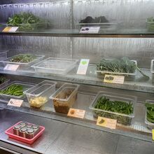 食べ放題の包み野菜と味噌