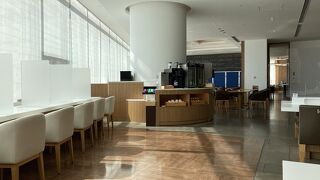 シンプルなラウンジでした。