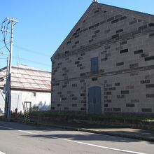 旧日本石油(株)倉庫