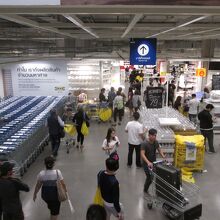 IKEA (バンナー店)