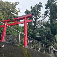 走り湯の洞窟の上