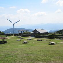 広千畳敷は々した台地状の草原です。日本海も綺麗でした。