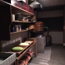 「くるまや」の調理場