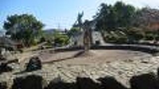 アスレチック遊具やローラー遊具がある楽しい公園です