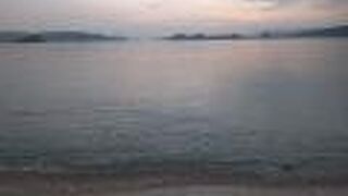 阿嘉港横のビーチ