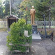 境内に麻生氏の植樹