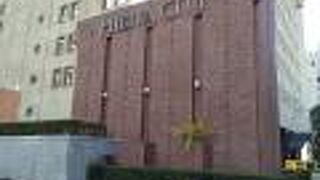 色々な企業のオフィスビルが集まったエリア