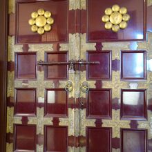 天守内に戸田家の家紋 九曜紋