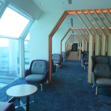 オリエンタルクラブラウンジ内