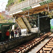 中間地点に設けられた大山寺駅